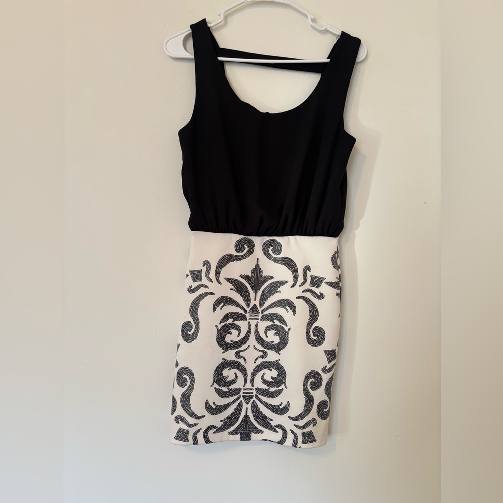 Chic Black and White Patterned Mini Dress